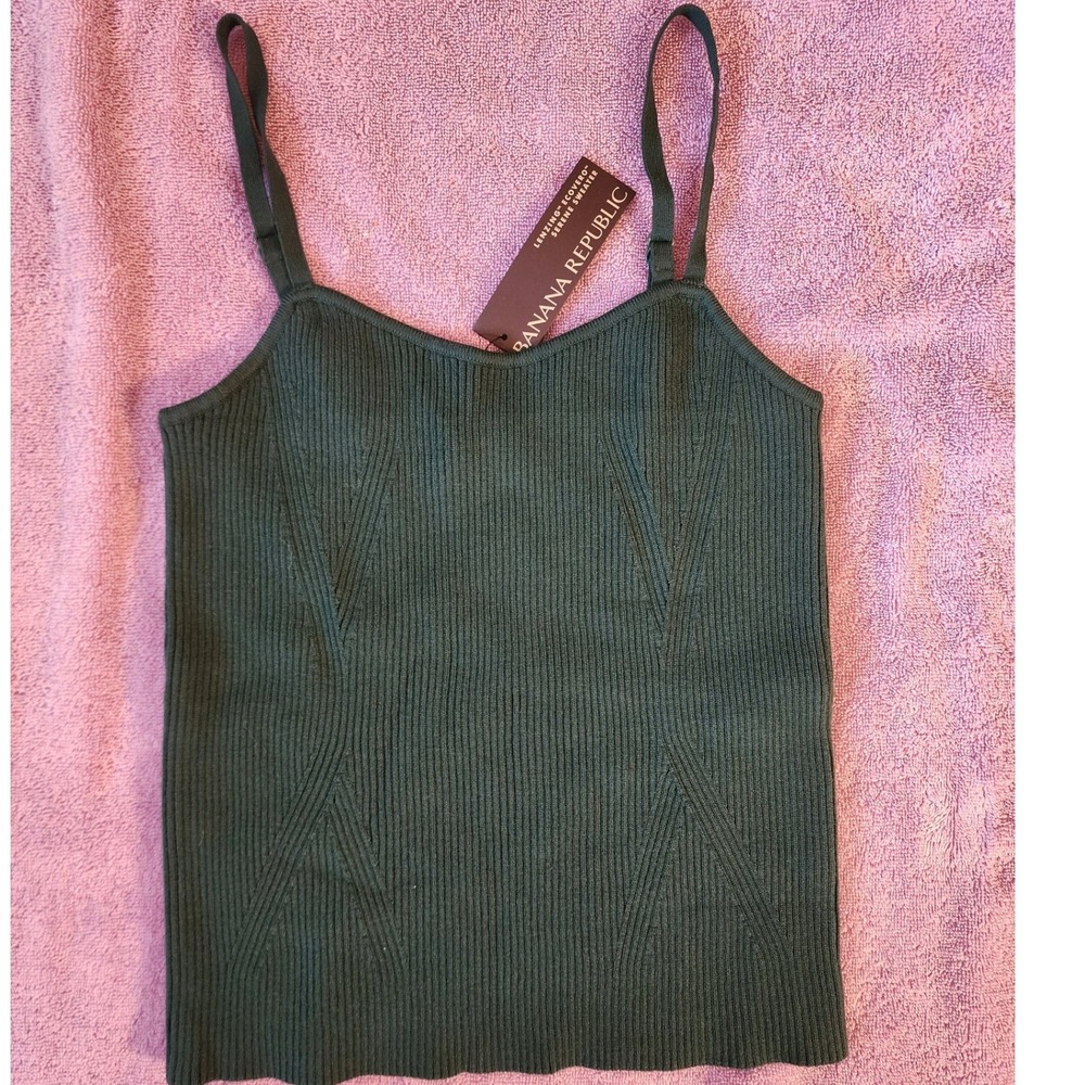 NWT Banana Republic Serene Ribbed Sweater Tank Top Medium Green Knit Cami